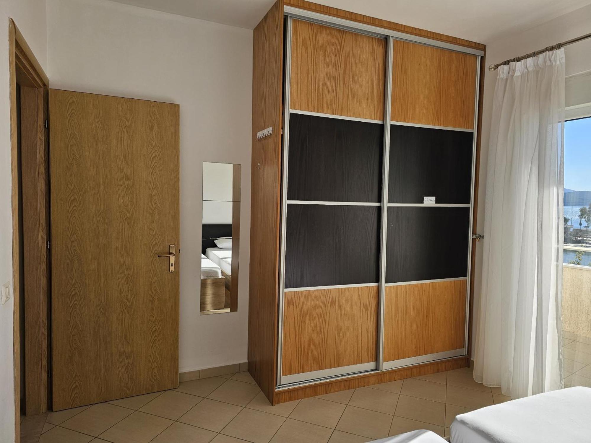 Svein Apartment Sarandë Exteriör bild