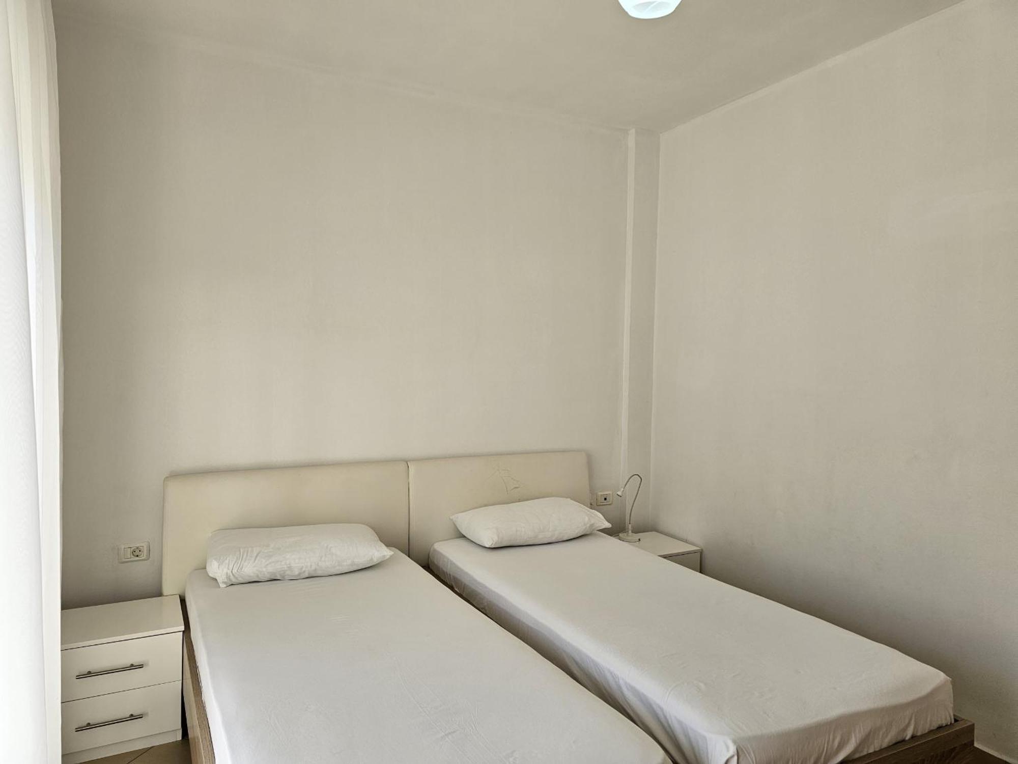 Svein Apartment Sarandë Exteriör bild