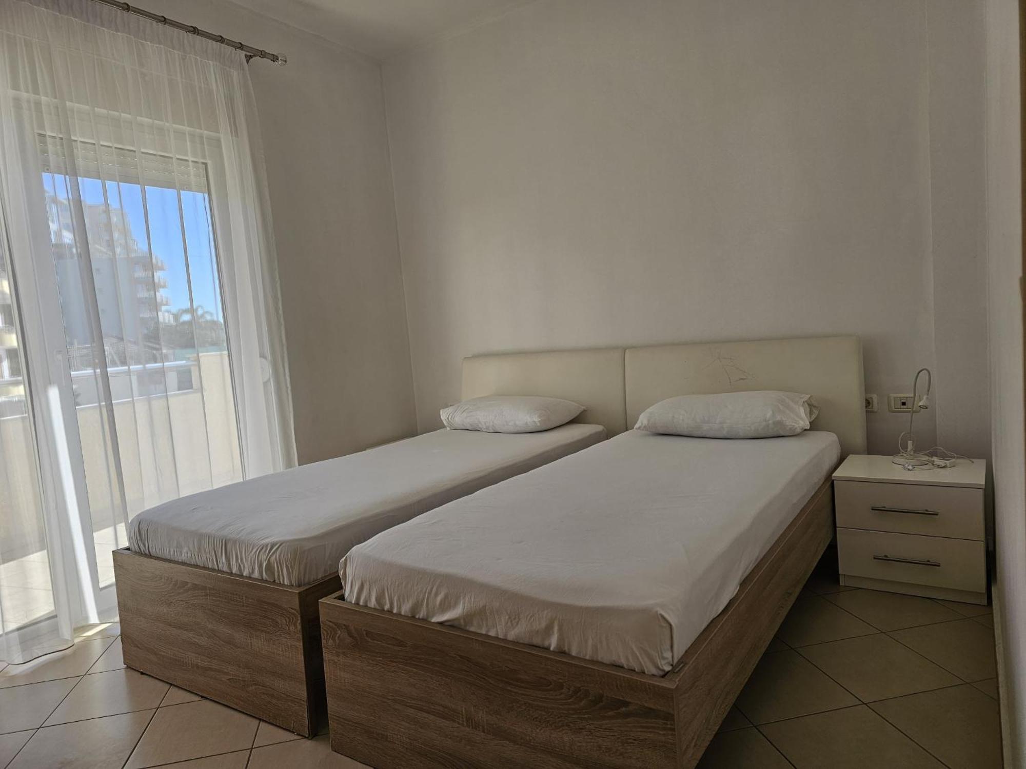 Svein Apartment Sarandë Exteriör bild