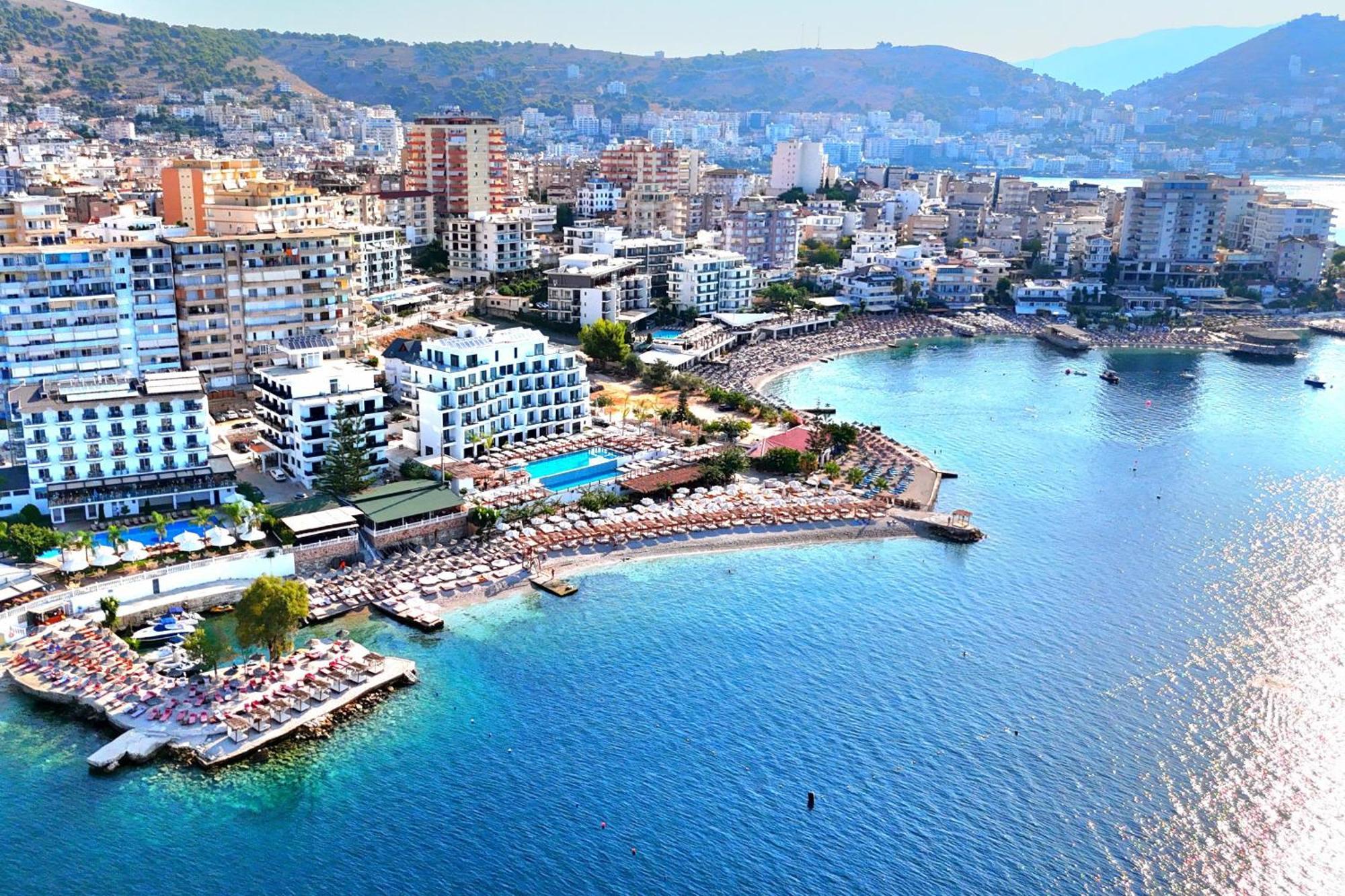Svein Apartment Sarandë Exteriör bild